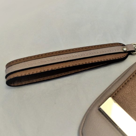 Nine West Clutch Purse-Carmel/Beige with Gold Toned Accents - Picture 14 of 14